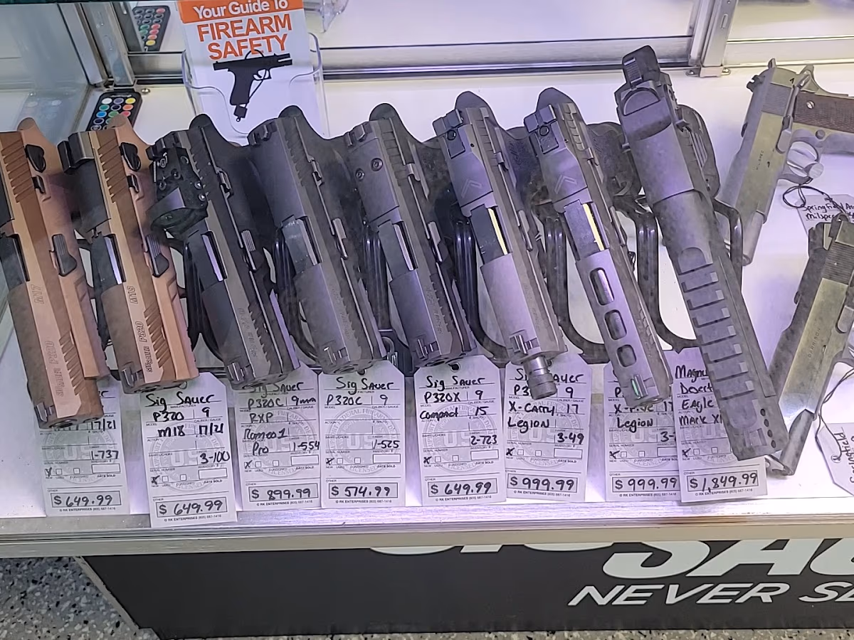 ALPHA GUNS photo 3