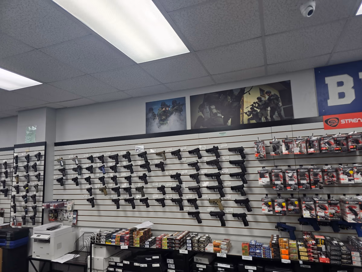 Buds Gun Shop & Range photo 3