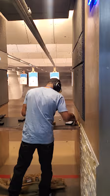 Buds Gun Shop and Range Tennessee photo 2