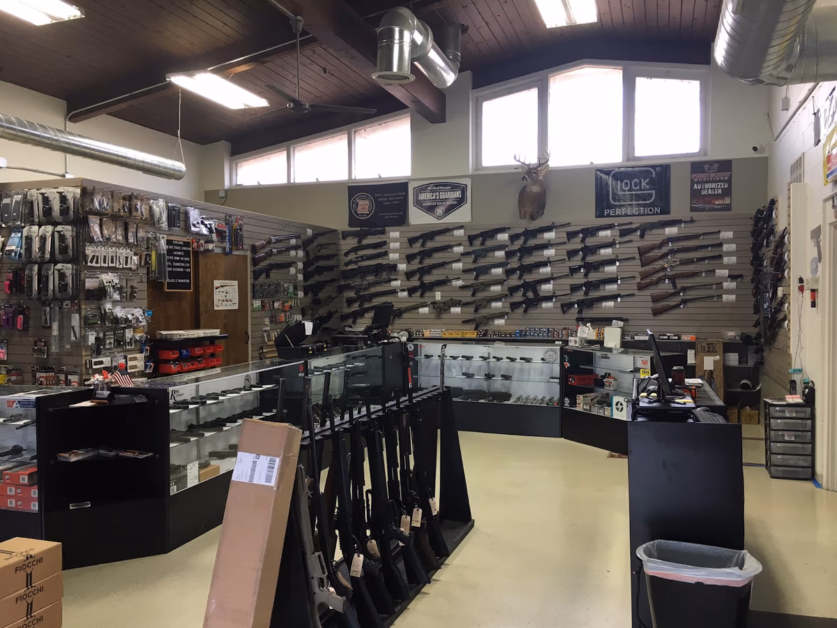 Doc's Guns & Ammo photo 2