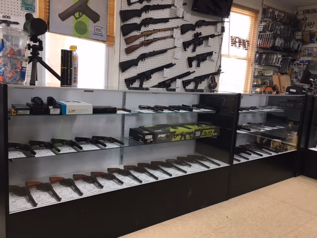 Doc's Guns & Ammo photo 3