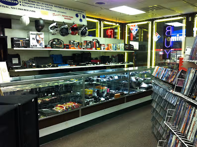 Famous Jewelry, Loan & Guns photo 3