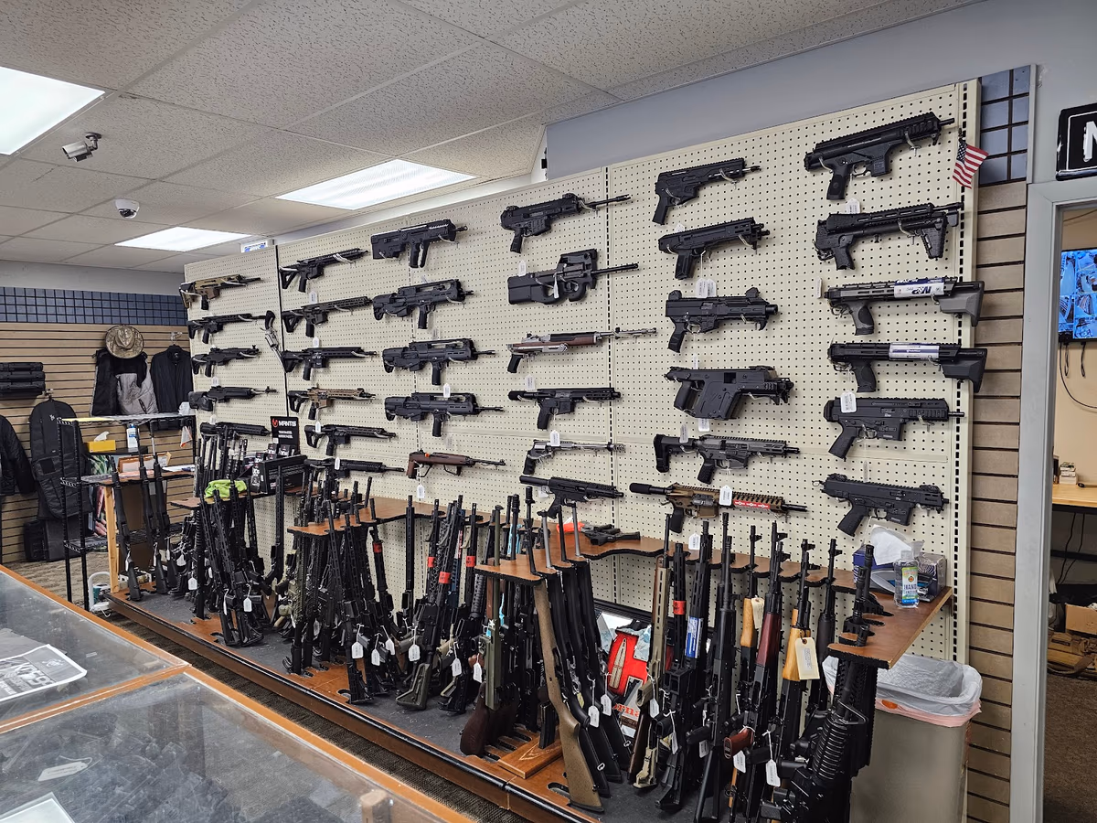 Four Guns photo 2