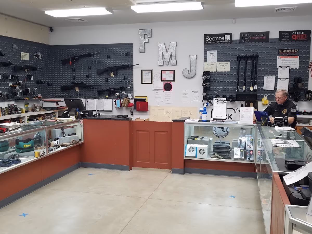 Full Metal Jacket Gun Range - Axe Throwing photo 2