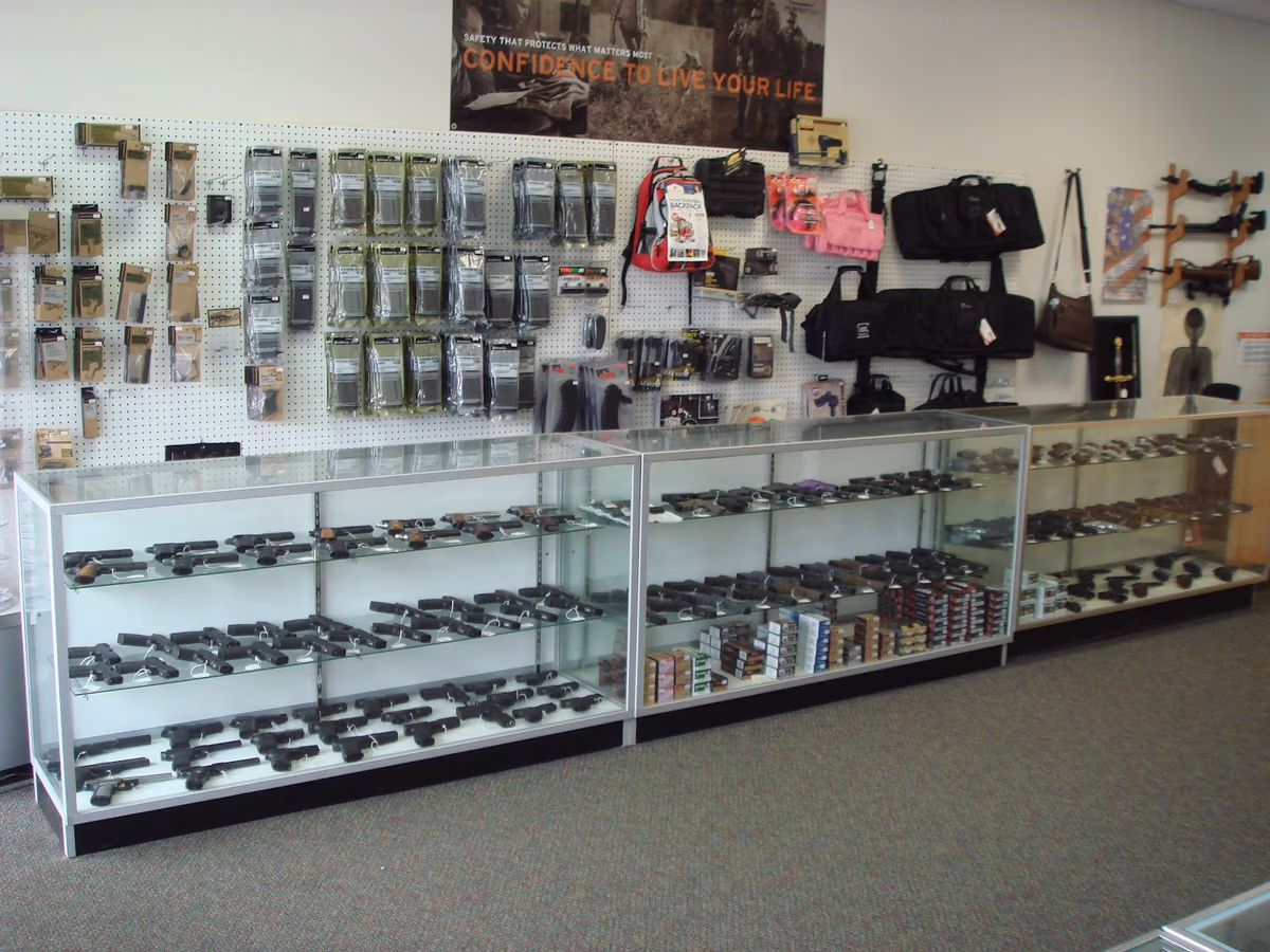 Guns Too photo 3