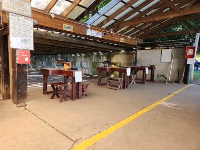 Holmesburg Fish & Game