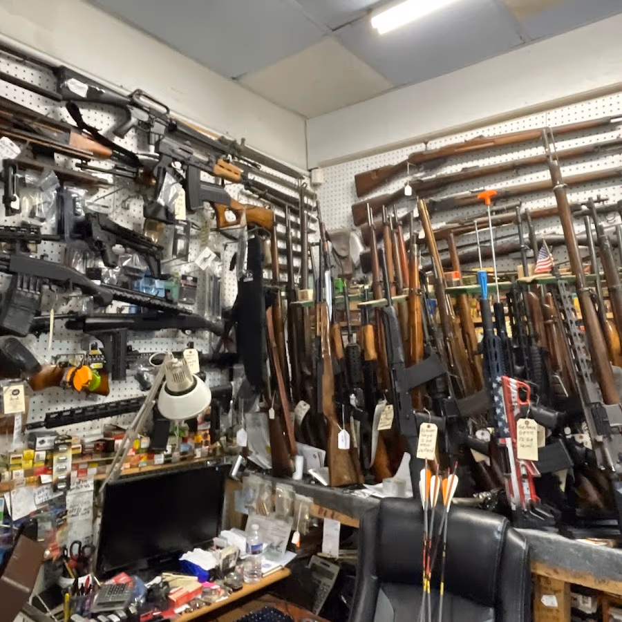 Hunters Warehouse photo 3