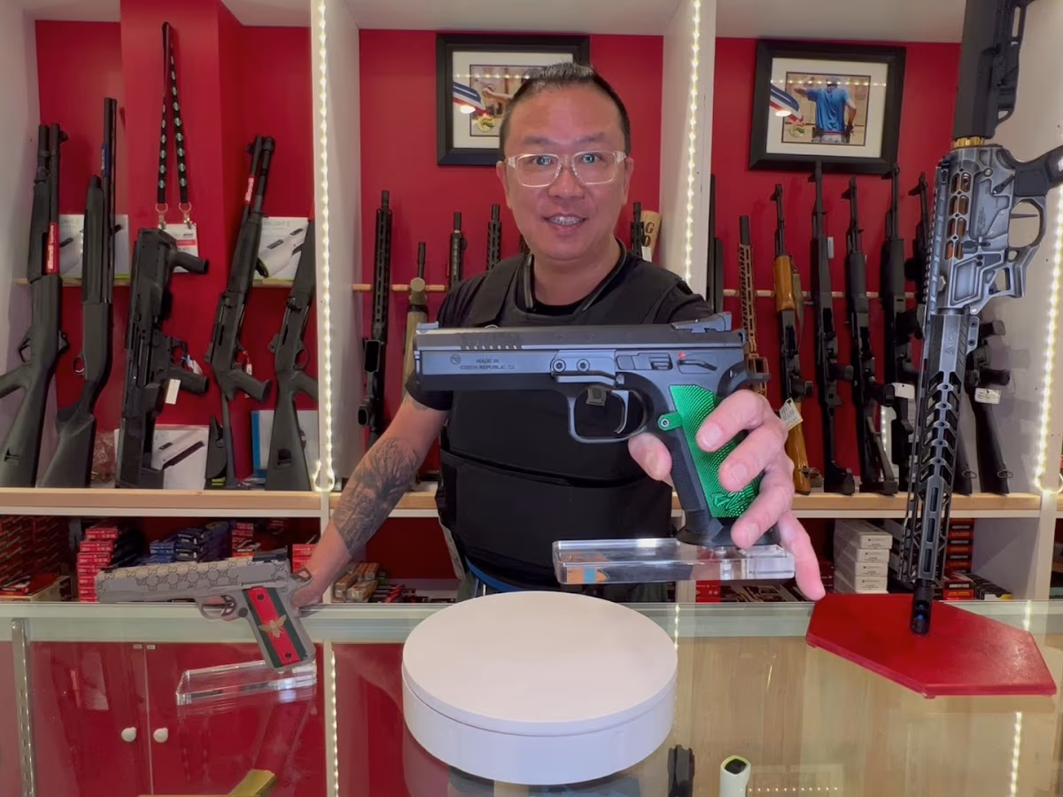 Kit n Gun photo 2