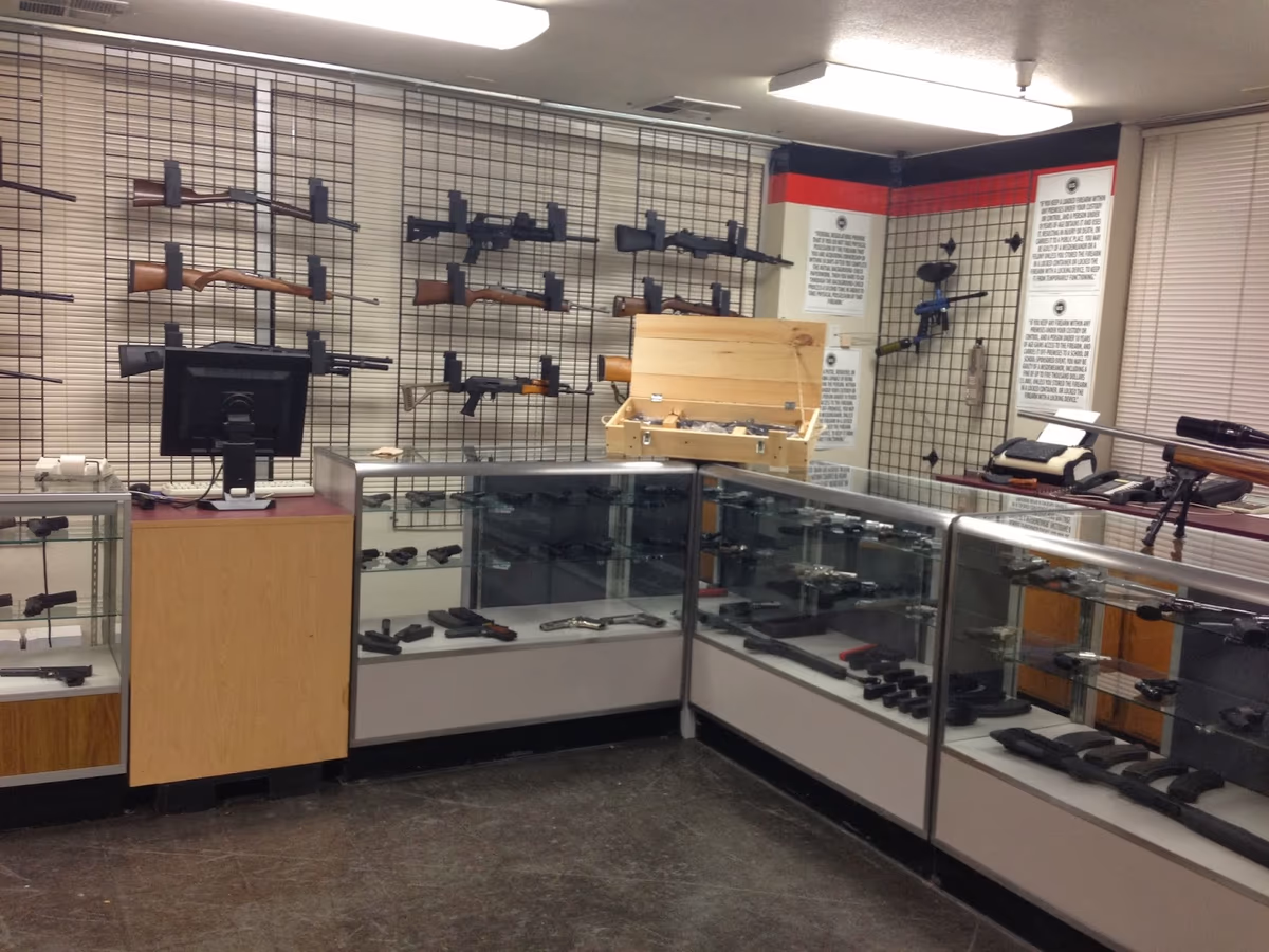 Laguna Guns and Accessories photo 2