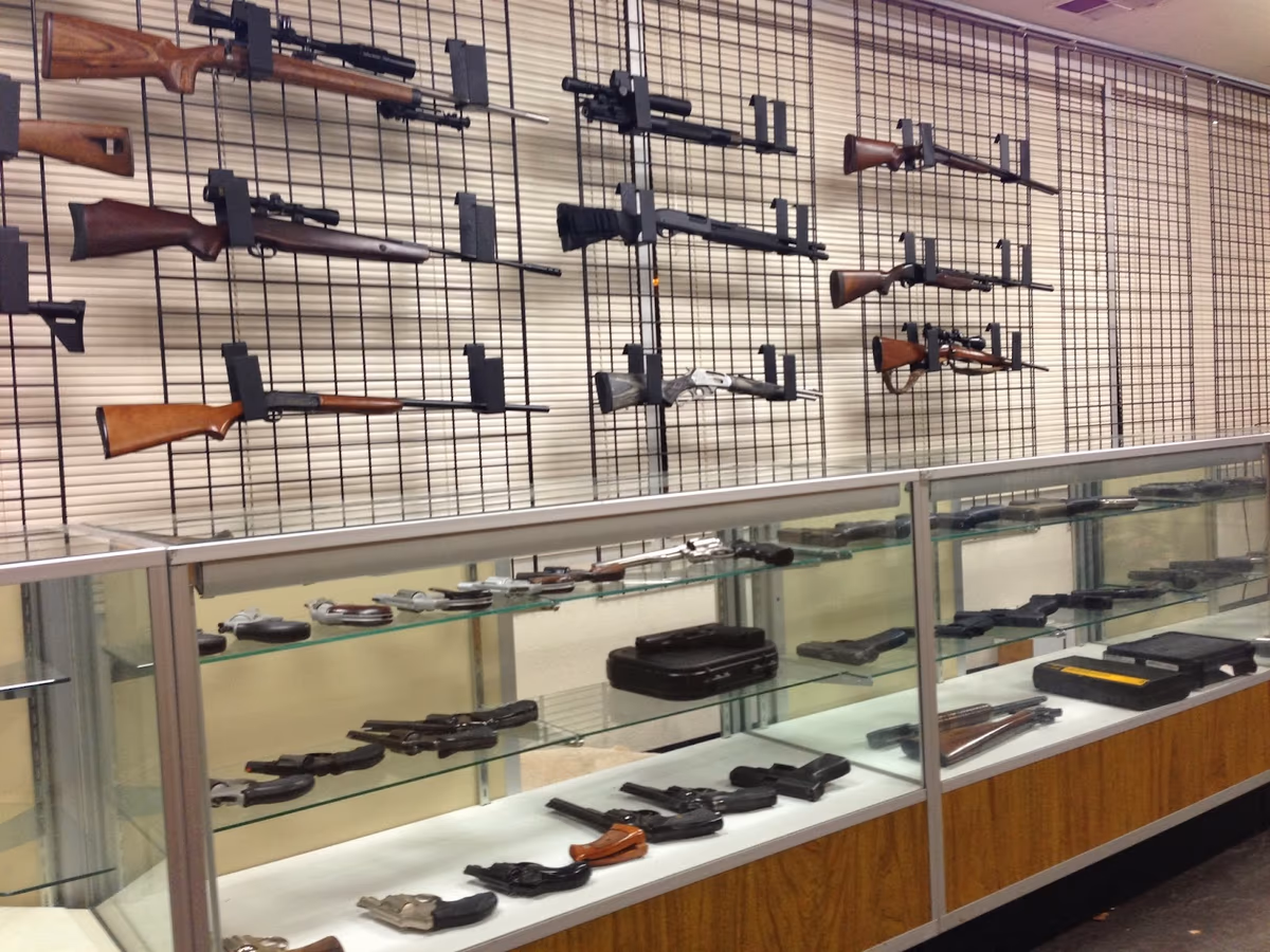 Laguna Guns and Accessories photo 3