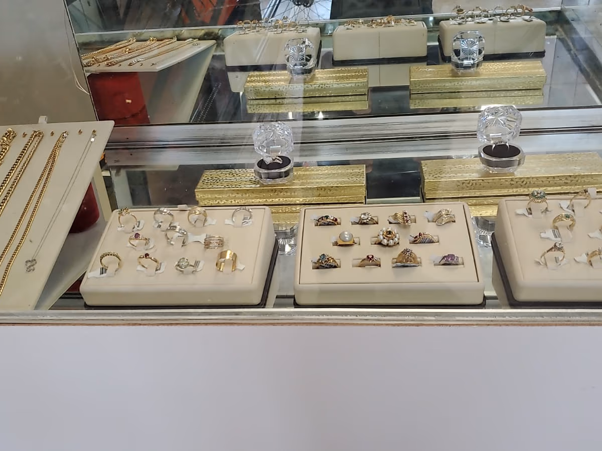 LE JEUNE JEWELRY PAWN AND GUNS EMPEÑOS photo 3