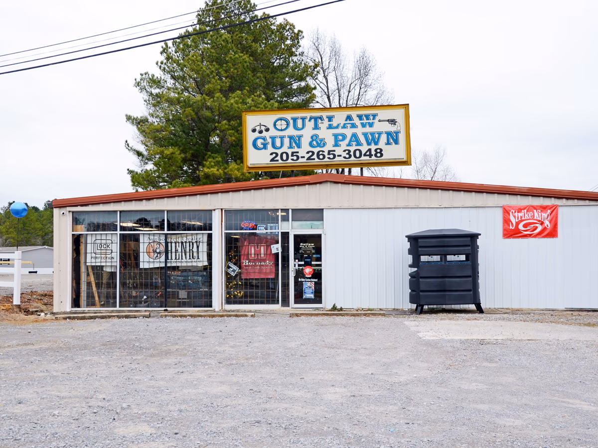 Outlaw Gun And Pawn