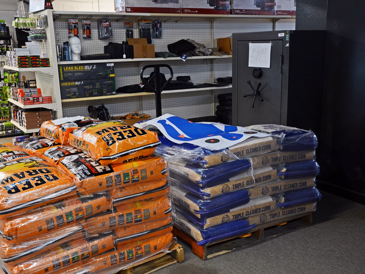 Outlaw Gun And Pawn photo 2