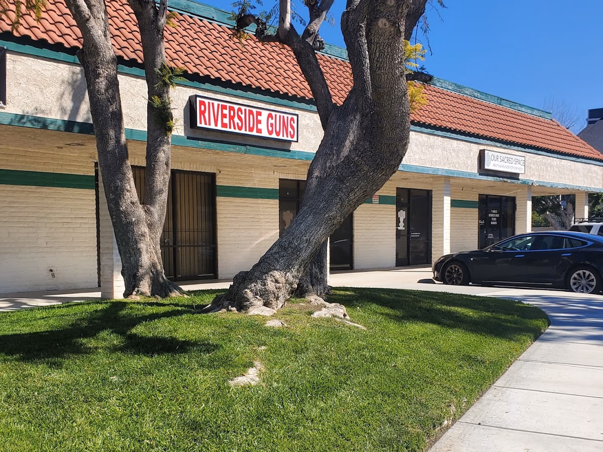 Riverside Guns photo 3