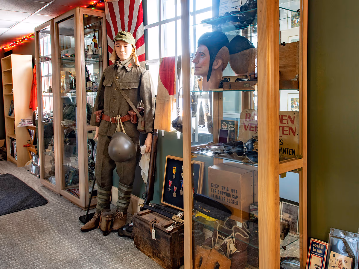 Smith & Jackson Military Antiques and Firearms, LLC photo 2
