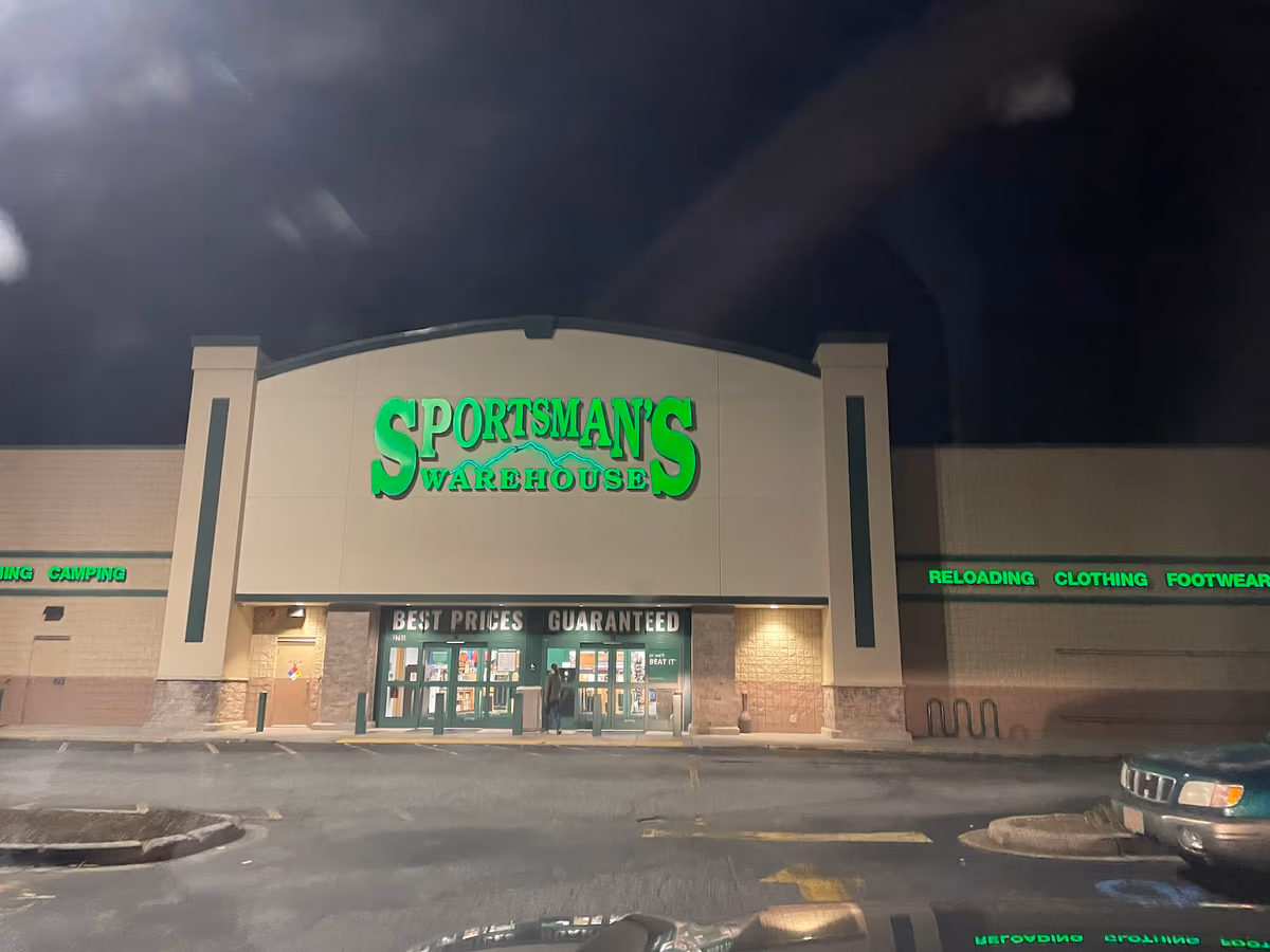 Sportsman's Warehouse photo 1