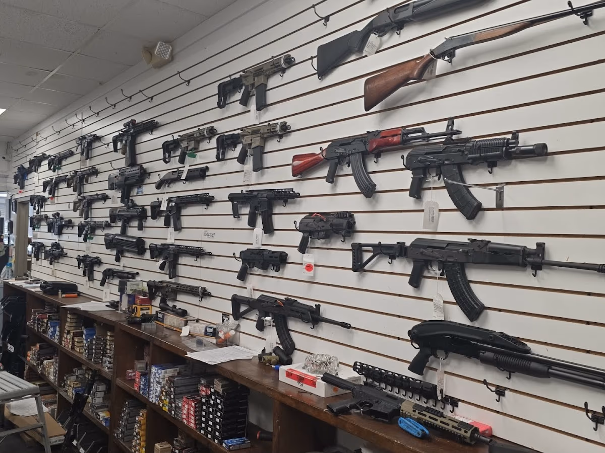 Treasure Chest Pawn & Gun photo 3