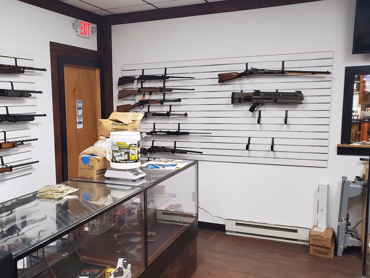 Wolf's Den Gun Shop photo 1